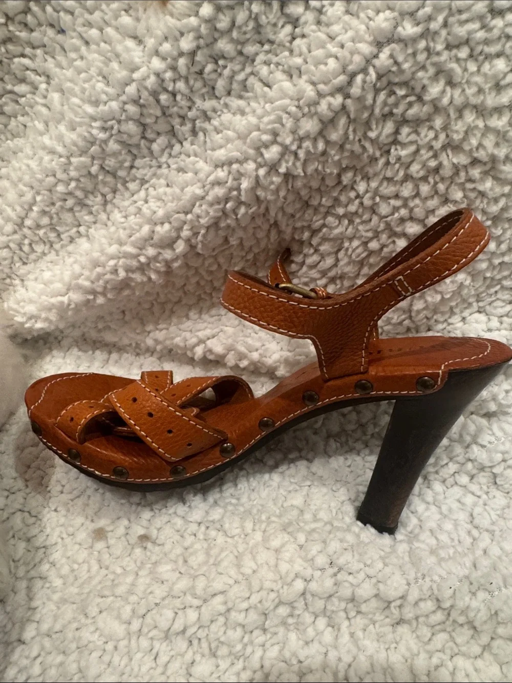 Burberry Tan Leather Knotted Sandals